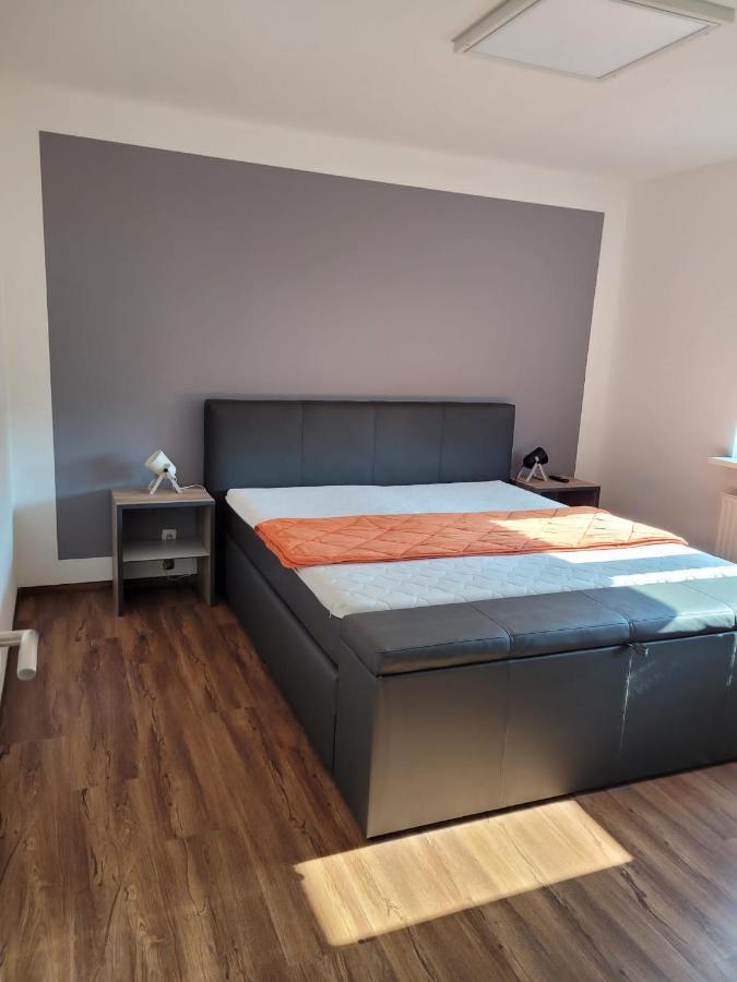 Schoene Einfache Ferienwohnung Zwischen Stadt Und Meer Wilhelmshaven Exterior foto
