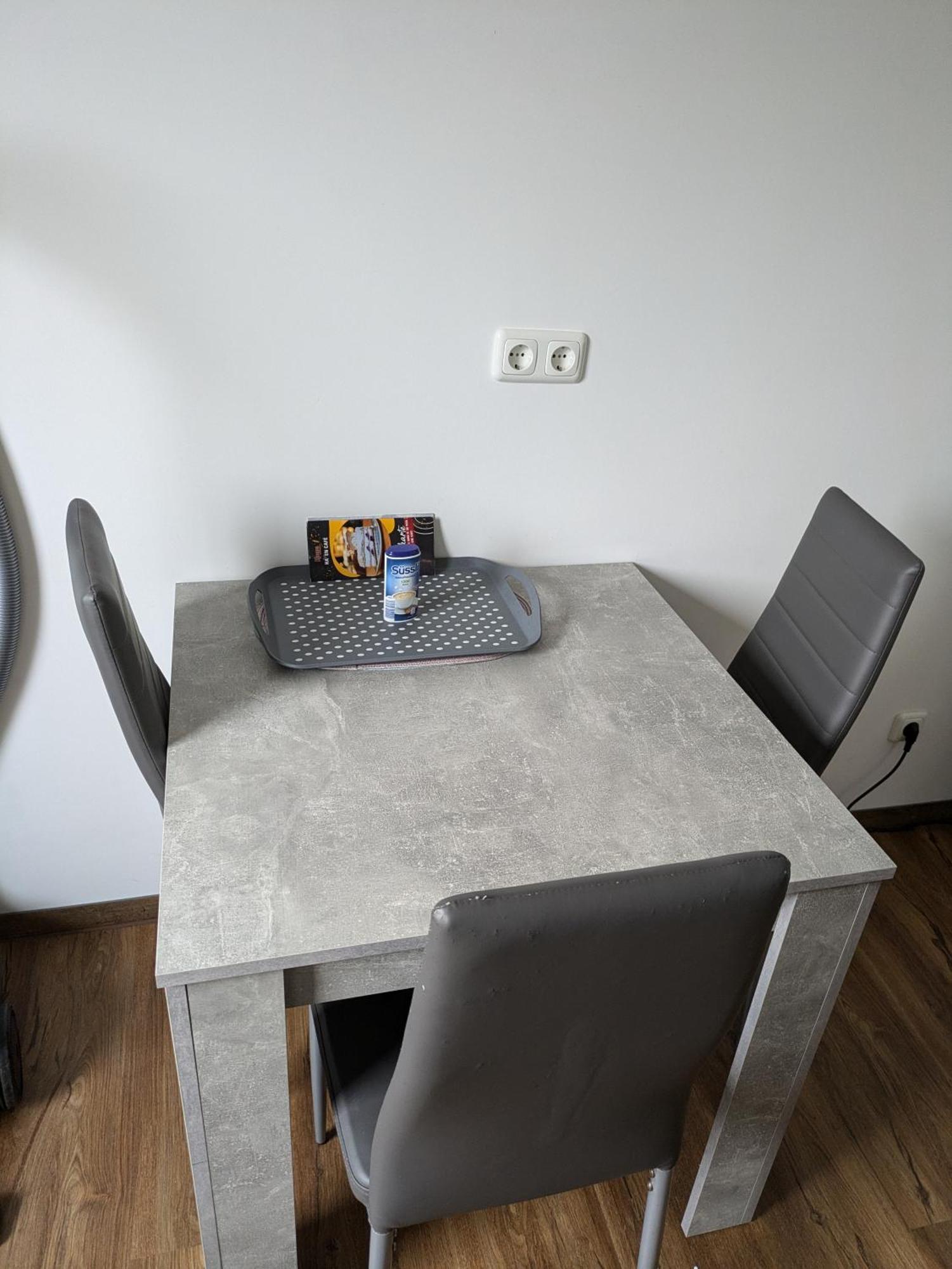 Schoene Einfache Ferienwohnung Zwischen Stadt Und Meer Wilhelmshaven Exterior foto